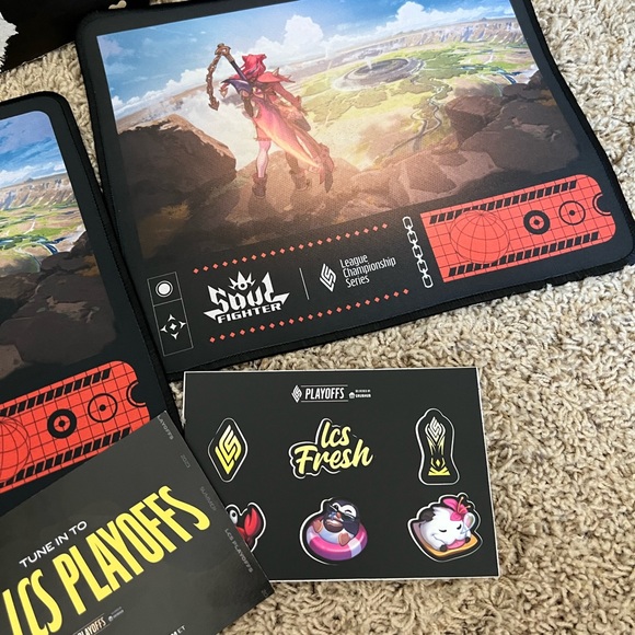 League of Legends Championship Series Soul Fighter 2 Mousepads & 1 Crab Keychain - Picture 3 of 5